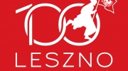 100 LESZNO logo - wersja podstawowa - czerwone tlo.cdr